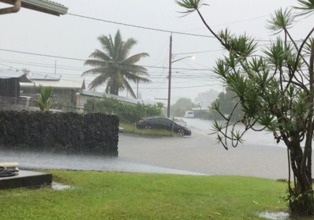 Deluge Hits Hawaii as Hurricane Lane Approaches