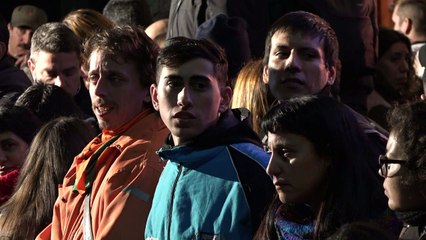 Partidarios de Cristina Kirchner protestan contra allanamientos