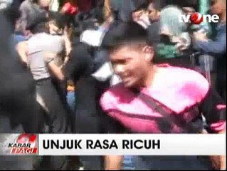 Demo Mahasiswa Copot Kepala Dinas Sosial Berujung Bentrok