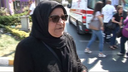 Kabataş’ta servis minibüsü tramvaya çarptı: 1 yaralı