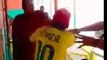 Maillot de Neymar - il se prend des baffes au restaurant !