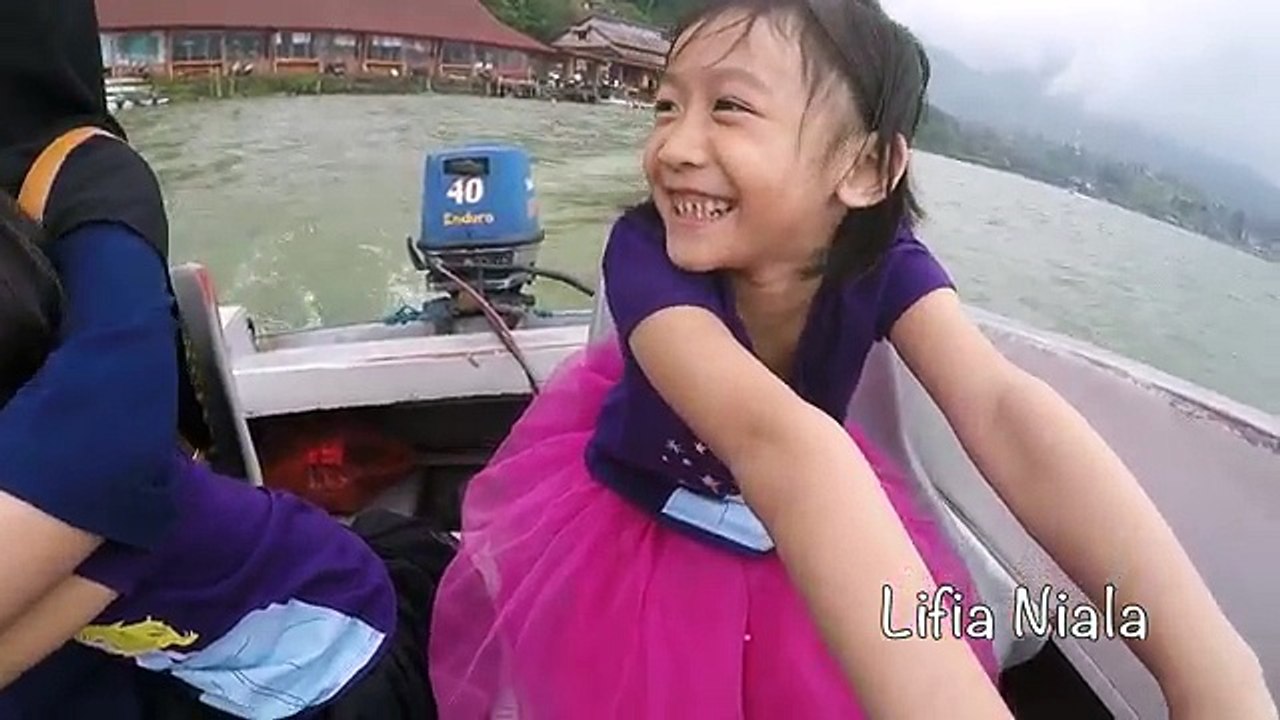 Lifia Niala Liburan ke Bali Vlog Keliling Danau Ulun Danu Beratan Bedugul Bali @Lifiatubeh