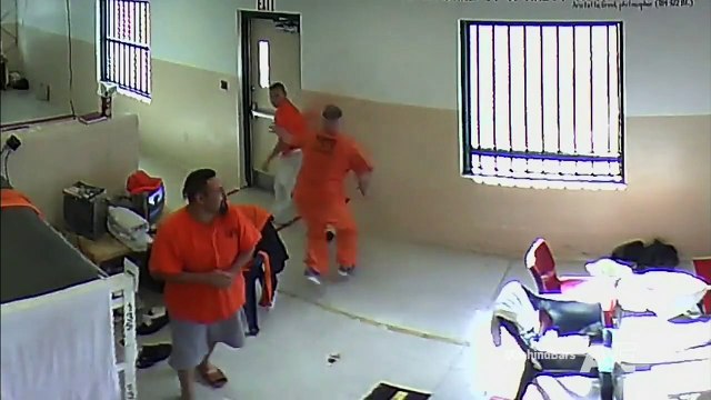 Behind Bars Rookie Year S02 E10 Zero To 100