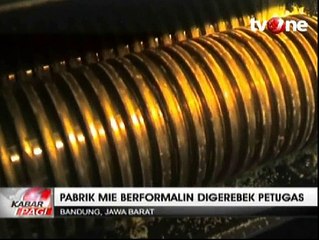 Petugas Gerebek Pabrik Mie Berformalin di Bandung