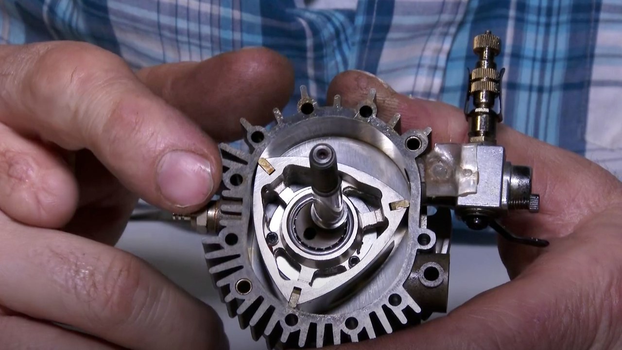 You Have To See This Rotary Engine Move in Slow...
