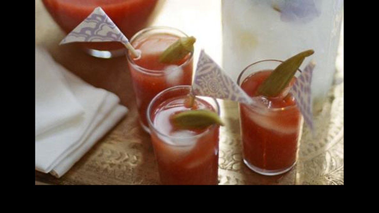 8 Cocktail Party Commandments Every Host Should Follow