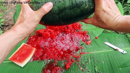 Cua Biển Luộc Trong Trái Dưa Hấu | Sinh Tồn Trong Rừng .Primitive Survival: Crab Cooking Watermelon