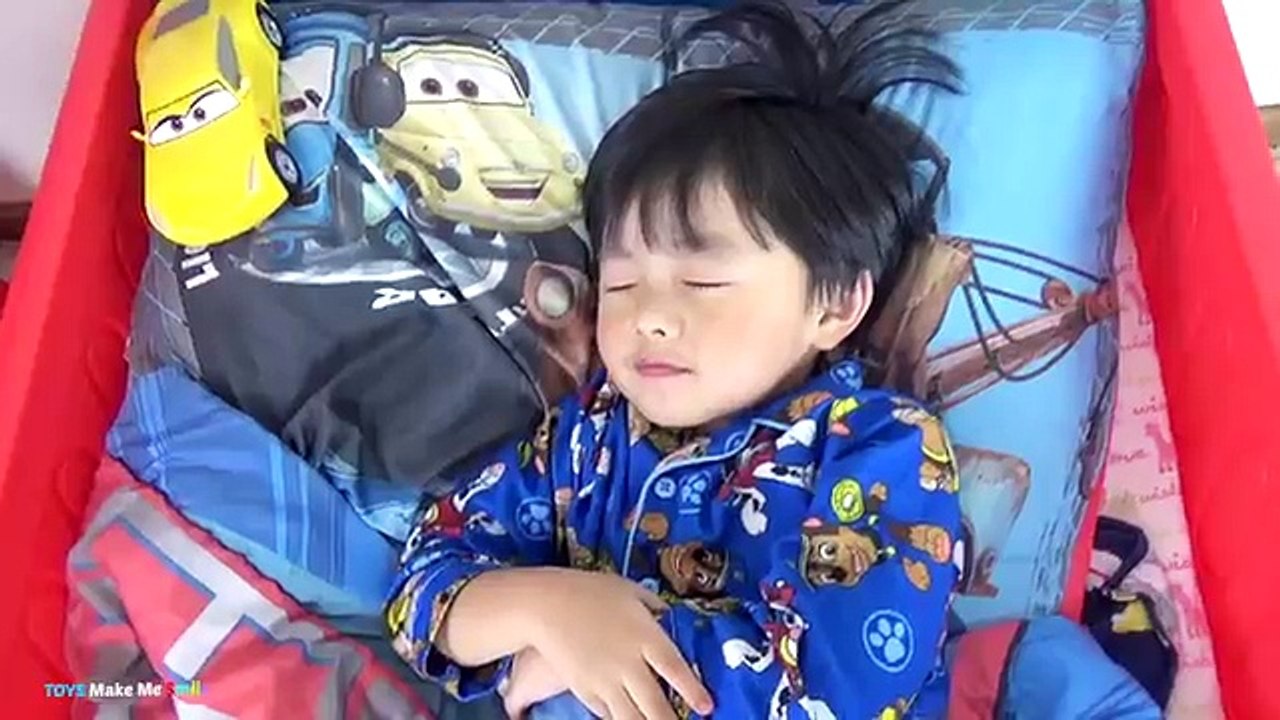 New Disney Cars 3 Lightning McQueen 6V Battery Powered Ride On Test Drive Park Playtime