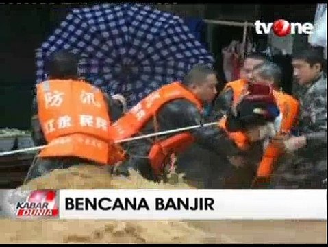 Evakuasi Dramatis Penumpang Bus yang Terjebak Banjir
