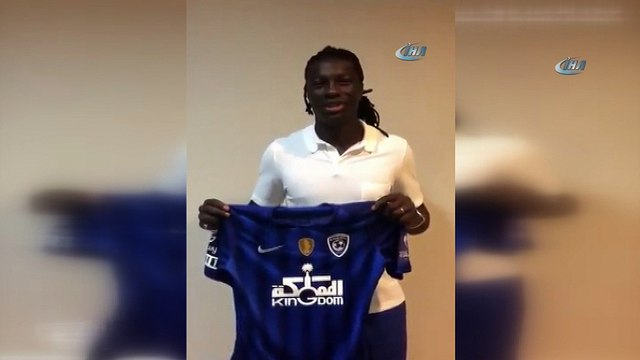 Gomis, yeni takımının formasıyla poz verdi