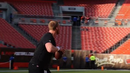 Carson Wentz takes pregame snaps during Preseason Week 3