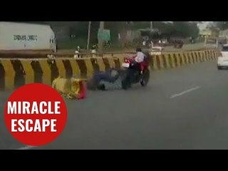 5-year-old left speeding along motorway after parents flung off back