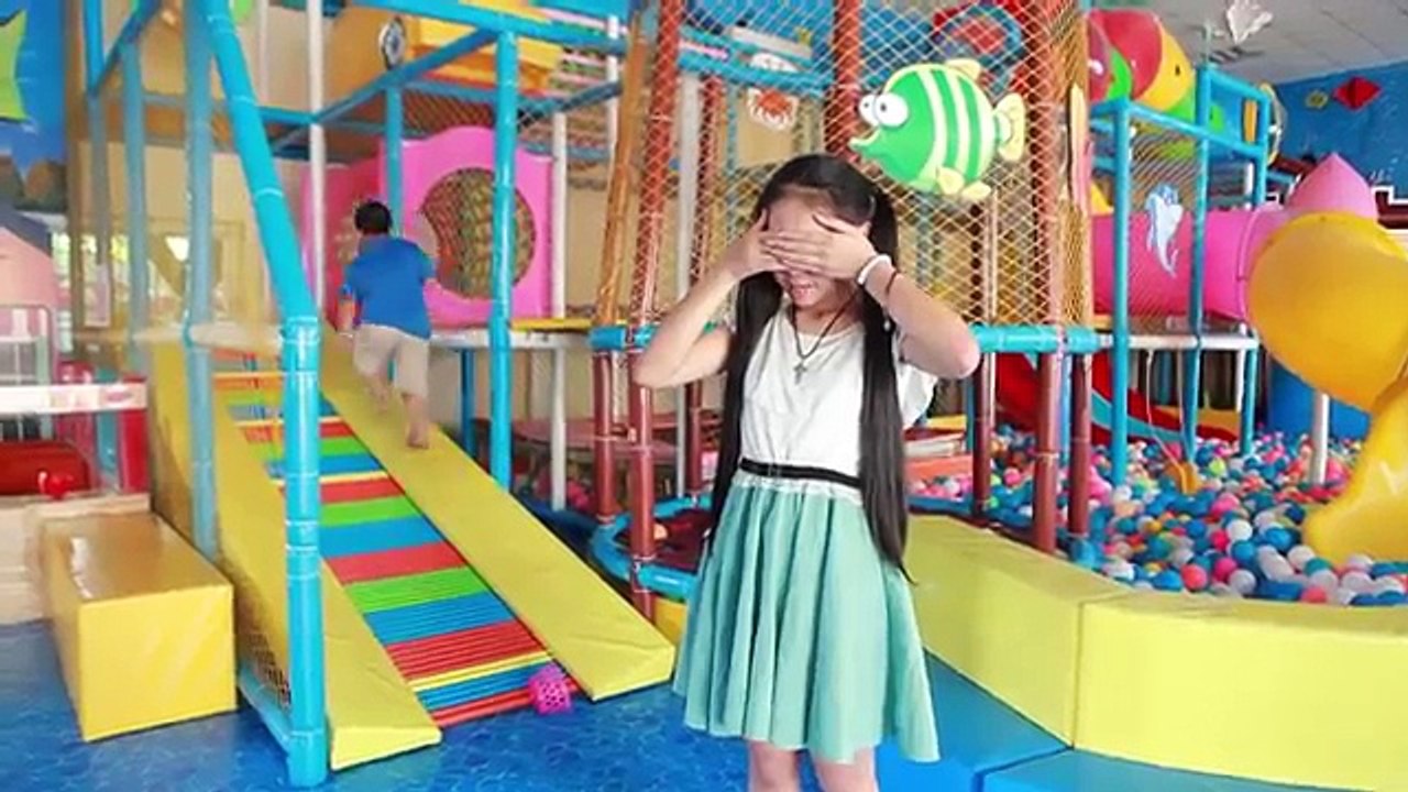 Kids Go To School | Chuns With Best Friends Play In Fairy Garden The Childrens City Toys