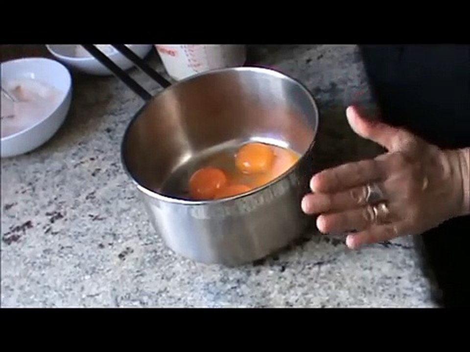 Cómo preparar una crema pastelera para postres