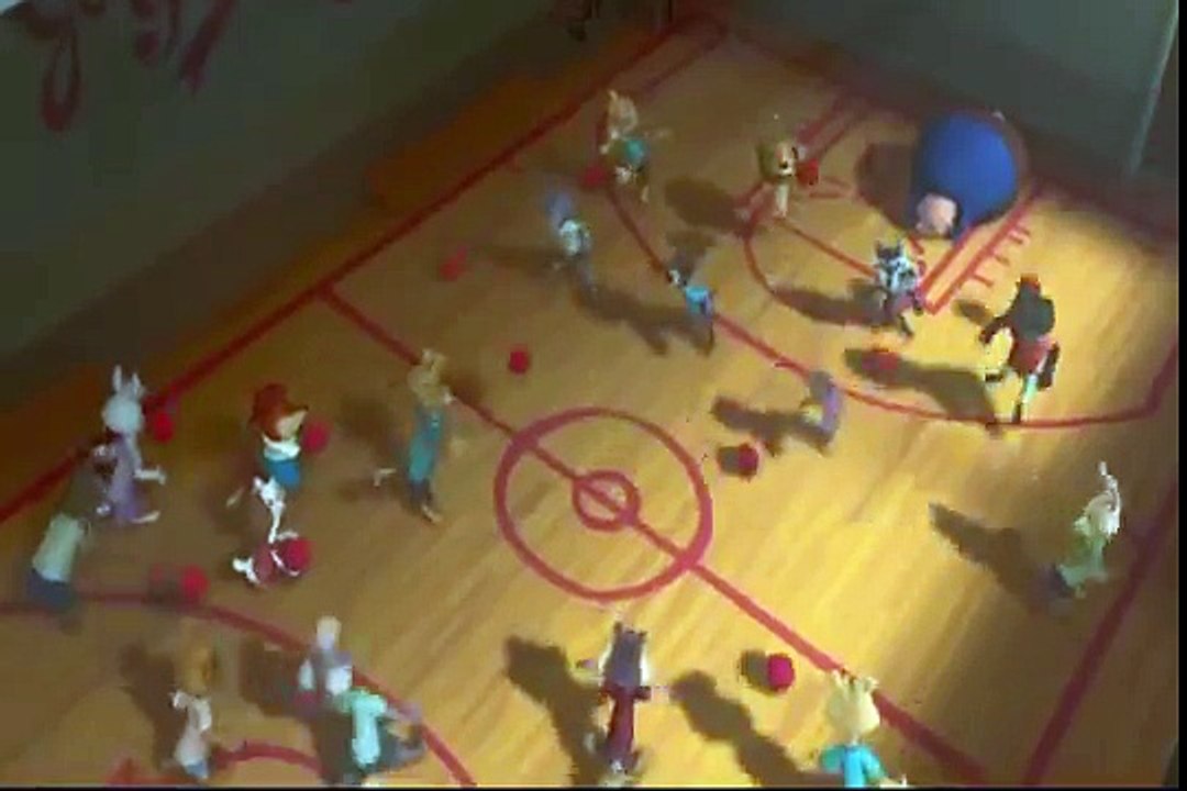 CHICKEN LITTLE, every body dance now en español