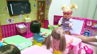 メルちゃん いちねんせいメルちゃん がっこう / Mell chan Doll Elementary School Playset : First Day of First Gra