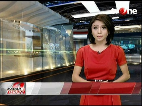 Truk Terguling Nyaris Timpa Rumah Warga