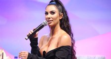 Kim Kardashian'ın Patates Kızartması Şeklindeki Çantası Alay Konusu Oldu