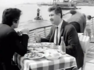 Yıl 1967: Toron Karacaoğlu, yıllarca seslendirdiği Cüneyt Arkın’la Bir Şoförün Gizli Defteri adlı filmde karşılıklı oynuyor