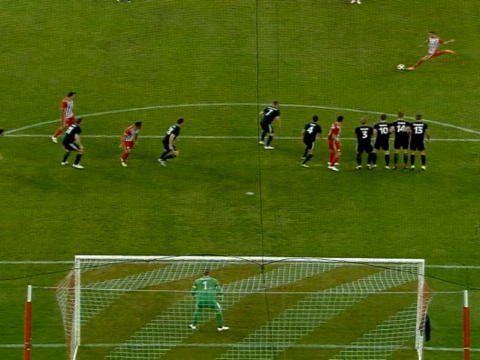 لقطة: ملحق الدوري الأوروبي: فورتونيس يمنح أولمبياكوس الأسبقيّة أمام بيرنلي بفضل ركلة حرّة متقنة