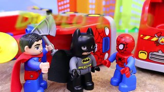 Duplo Lego Spiderman Crashes Truck Superman and Batman Use Fire Truck at Fire Station