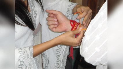 Raksha Bandhan पर शास्त्रों के अनुसार क्यों पत्नी से बंधवानी चाहिए राखी, क्या है रहस्य | Boldsky