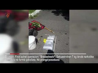 Video/ Fshehu drogën në makinë, arrestohet