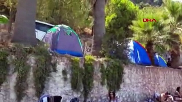 Marmaris'te çadır kuran tatilcilerin çevreye bıraktığı çöpler tepki çekti