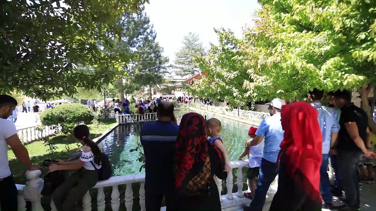 Somuncu Baba Külliyesi'nde bayram yoğunluğu - MALATYA