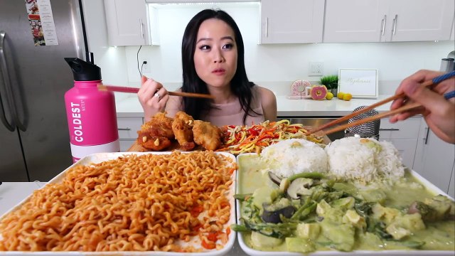 Spicy Curry RAMEN + Thai Food MUKBANG | Eating Show
