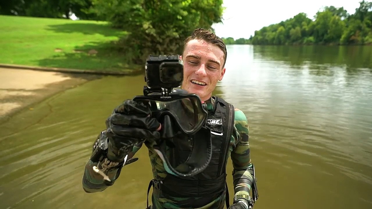 Found iPhone Underwater While Scuba Diving a Boat Ramp! (What's Under the Boat Ramp?)