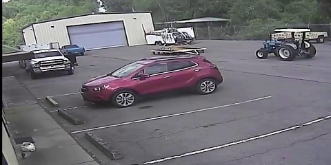 Un hélicoptère de la Police de Little Rock rate son décollage