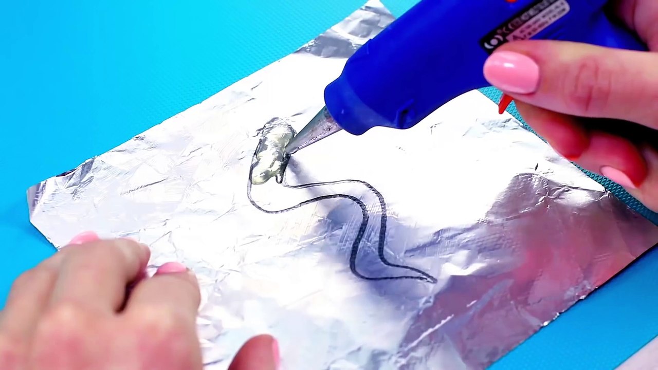 16 CHOSES ÉTONNANTES PEUVENT ÊTRE FABRIQUÉES À PARTIR DE LA COLLE CHAUDE | Troom Troom FR