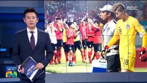 [AG] 축구대표팀 8강행, 조현우 무릎부상 호소…'산 넘어 산'