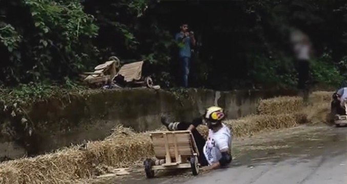 Ünlü Motosikletçi Kenan Sofuoğlu, Formulaz'da Böyle Kaza Yapmış