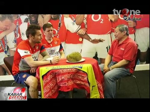 Ekspresi Punggawa Arsenal Saat Dipaksa Makan Durian