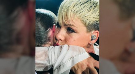 Pink Pauses Her Concert To Hug A Teen Fan Who Recently Lost Her Mom