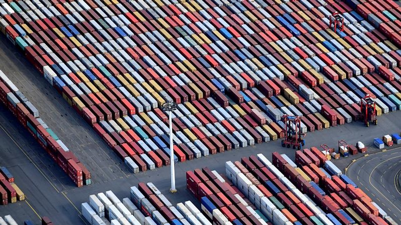 Germany growth solid despite potential problems ahead