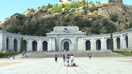 Governo espanhol aprova exumação de Franco