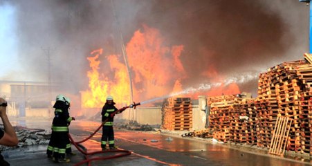 Konya'da, Sanayi Sitesinde Bulunan Fabrikada Yangın Çıktı