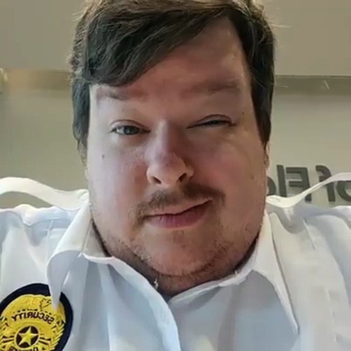 Il a filmé tous ses pets au travail depuis 6 mois