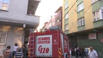 Çatı Yangınında 1 Kişi Dumandan Etkilendi - İstanbul