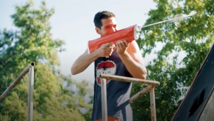 This water gun reloads itself