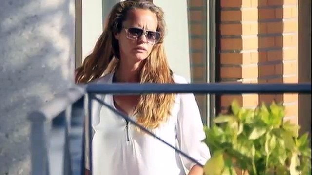 Shaila Dúrcal ha sido operada del dedo y se recupera en casa