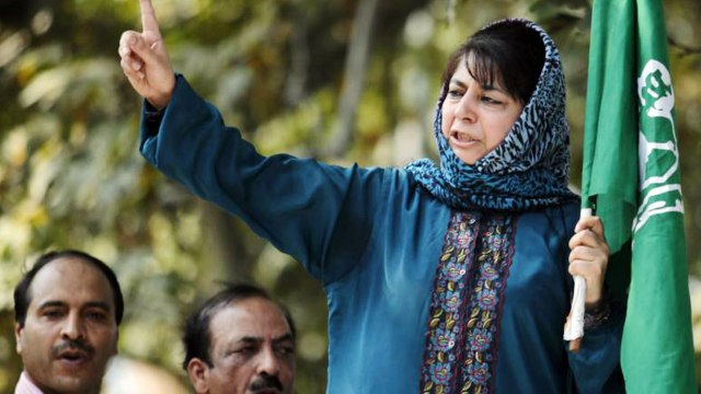Modi Government को Mehbooba Mufti की सलाह,'Kashmir मुद्दे पर Pakistan से बातचीत करो'|वनइंडिया हिंदी