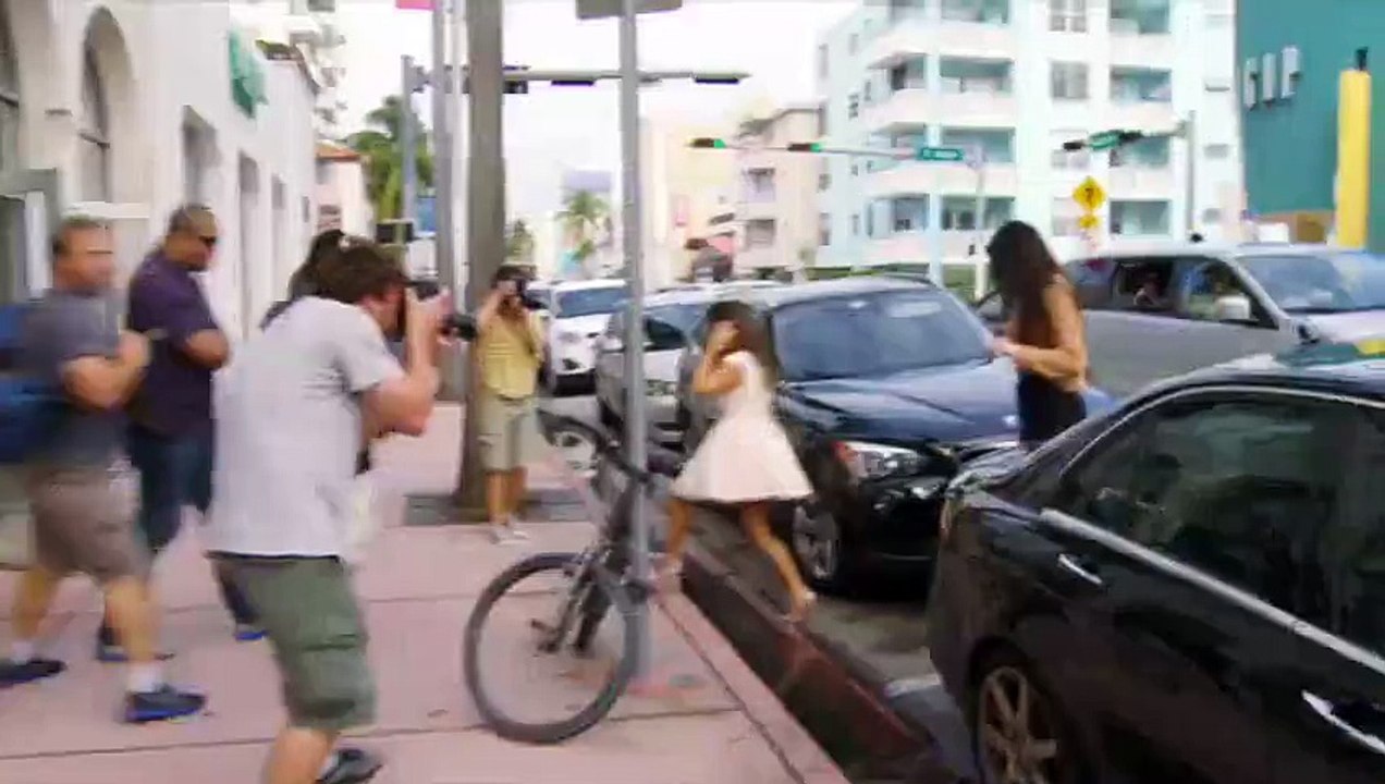 Kourtney and Kim Take Miami - S3E12