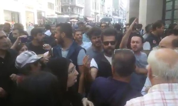 Beyoğlu'nda Cumartesi Annelerine müdahale