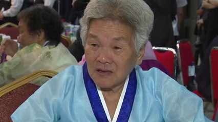 87살 할머니 응급차 타고 귀환...병원 후송 / YTN