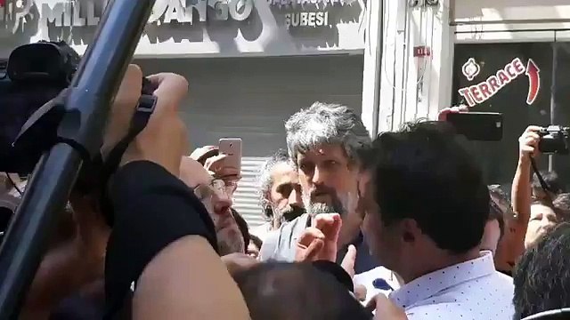 Polisten Cumartesi Anneleri'ne destek veren vekillere: Haddinizi aşmayın