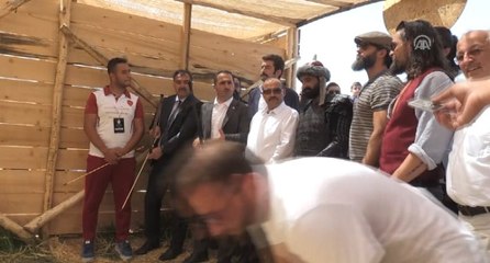 Diriliş Ertuğrul" Dizisi Oyuncuları Malazgirt Zaferi Kutlamalarında